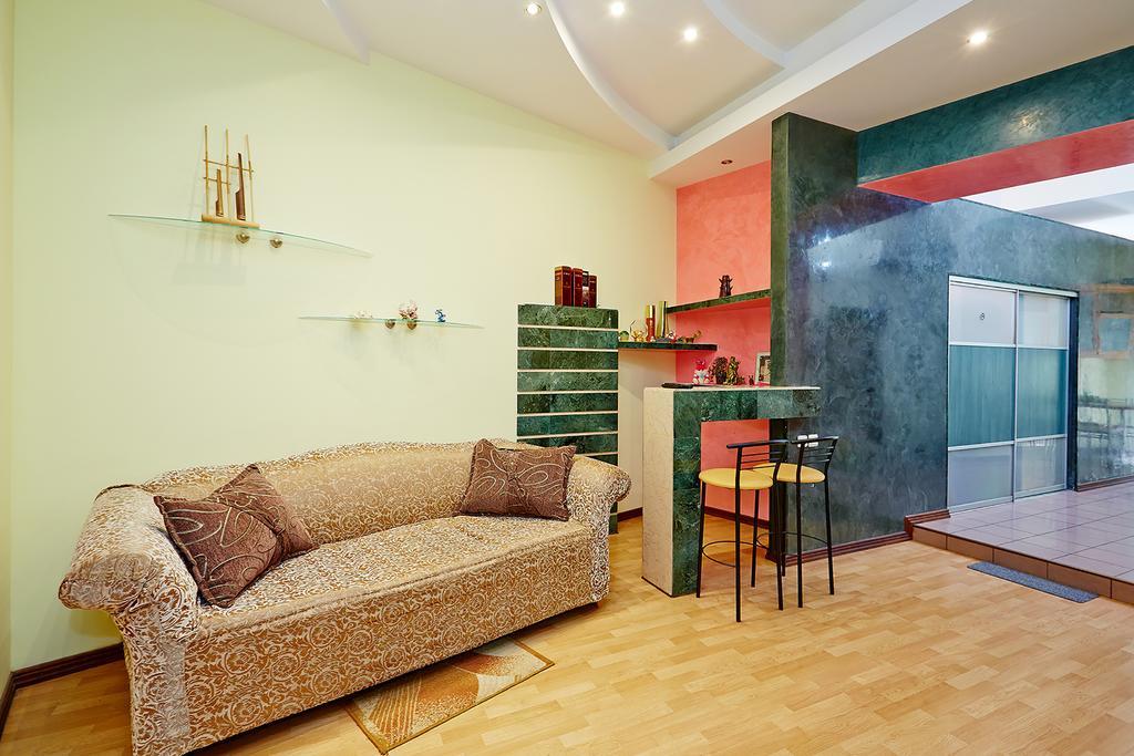 Apartment Deribasovskaya With Jacuzzi Odesa Exterior photo